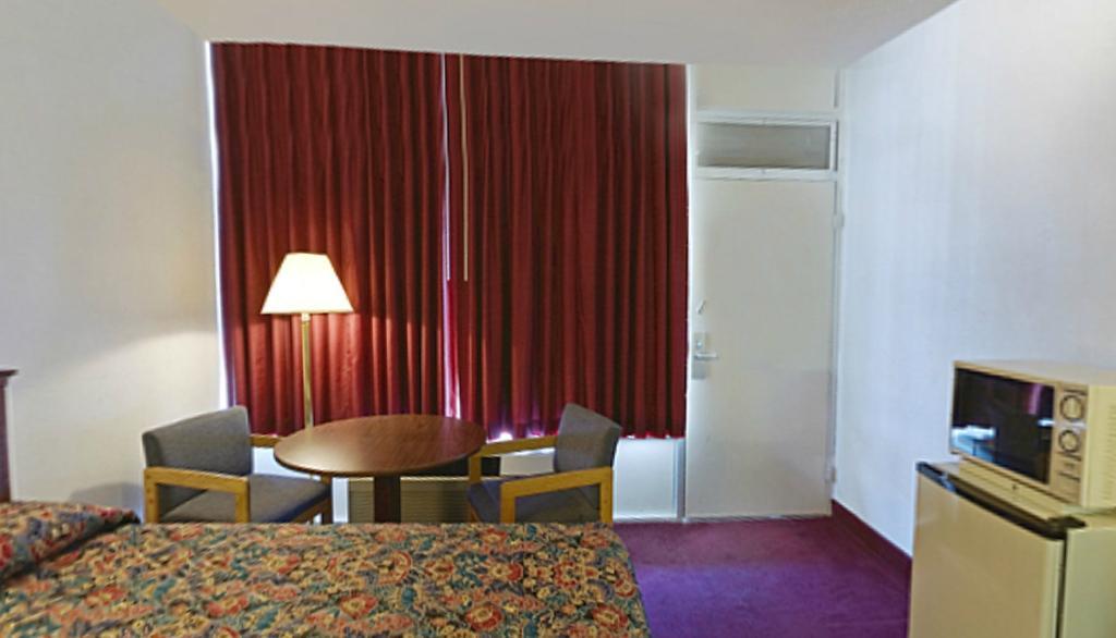 Americas Best Value Inn Mount Vernon Room photo